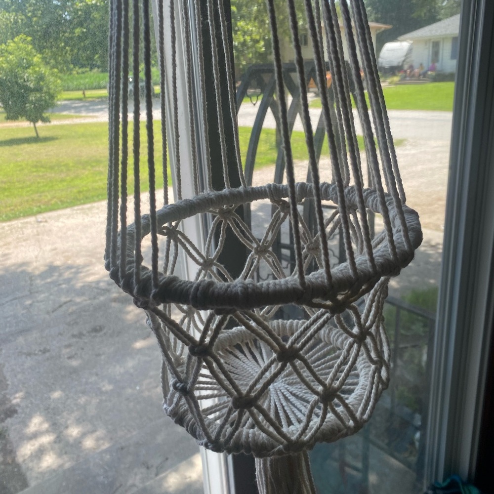 Handcrafted Macramé Plant Hanger - Cream